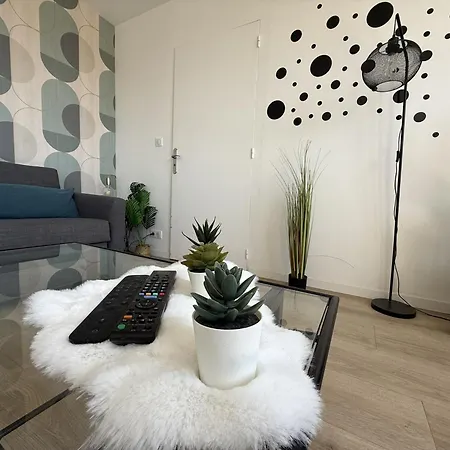 Апартаменты Petit Refuge Dijonnais